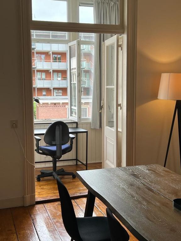 Gemeubileerd 3-kamerappartement met balkon - Afbeelding 8