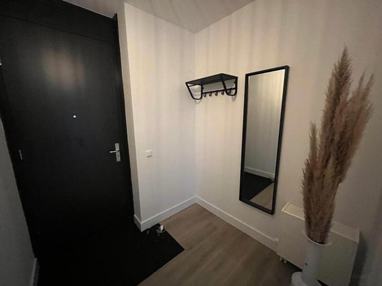 Bovenste hoekappartement met balkon en parking - Afbeelding 2