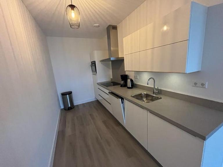 Bovenste hoekappartement met balkon en parking - Afbeelding 7