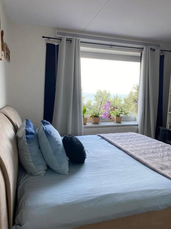 Licht appartement met uitzicht op het IJmeer - Afbeelding 9