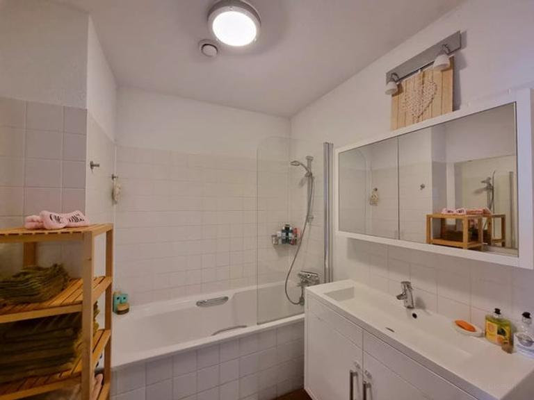 Licht appartement met uitzicht op het IJmeer - Afbeelding 14