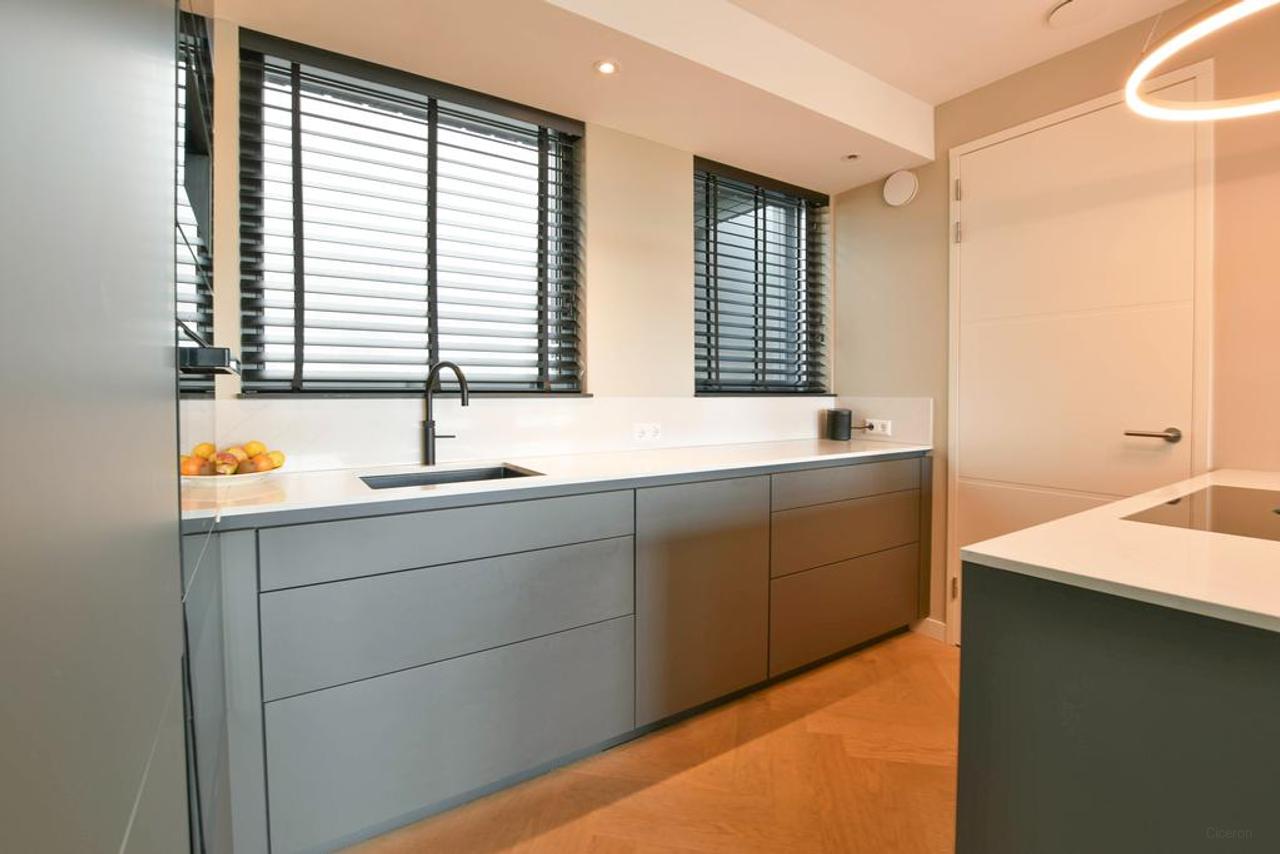 Penthouse met groot balkon op Oostenburg - Afbeelding 12