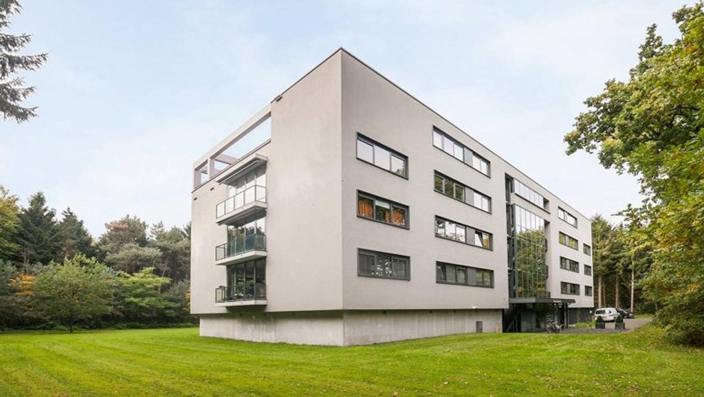 145 m² appartement met balkon en garage - Afbeelding 1