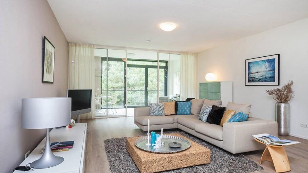 145 m² appartement met balkon en garage - Afbeelding 2