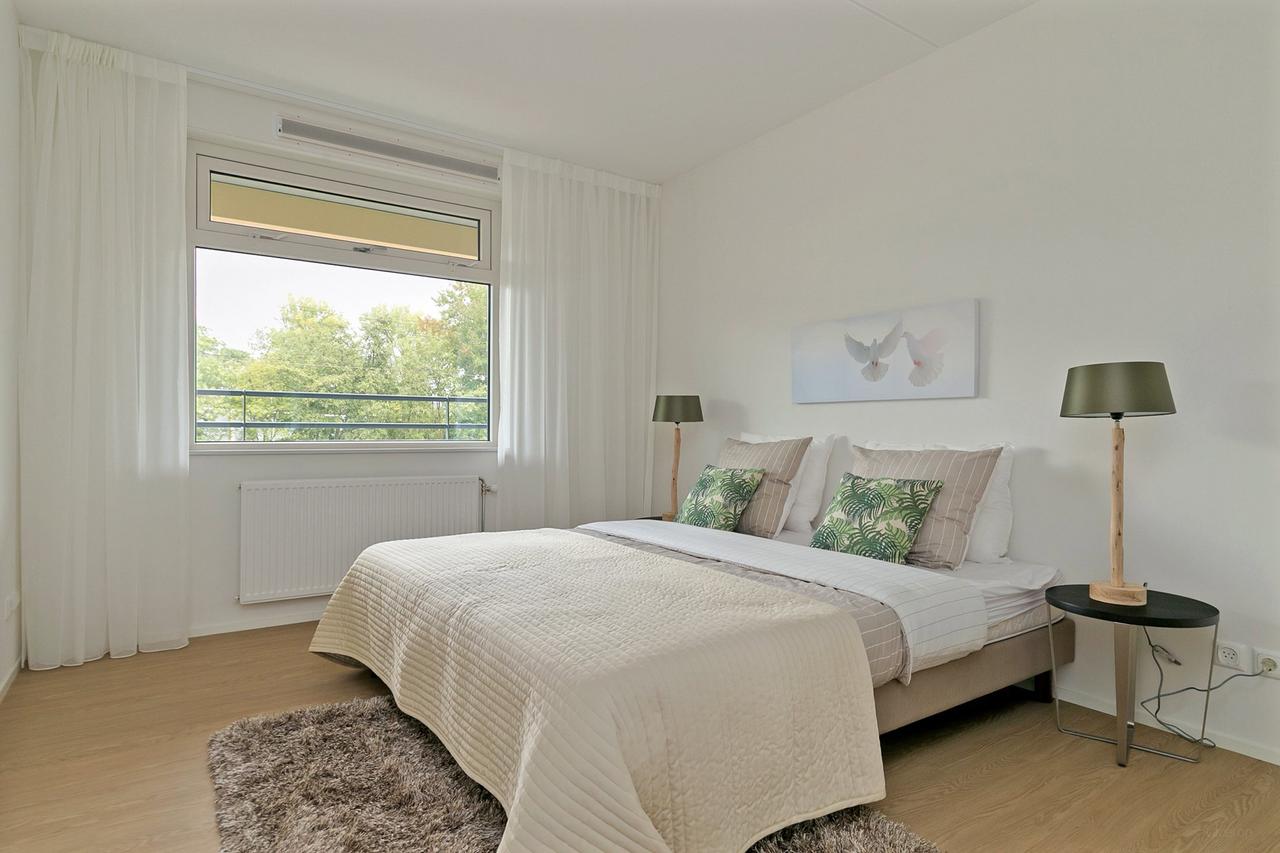 Bright 2-bedroom apartment with balcony - Image 6