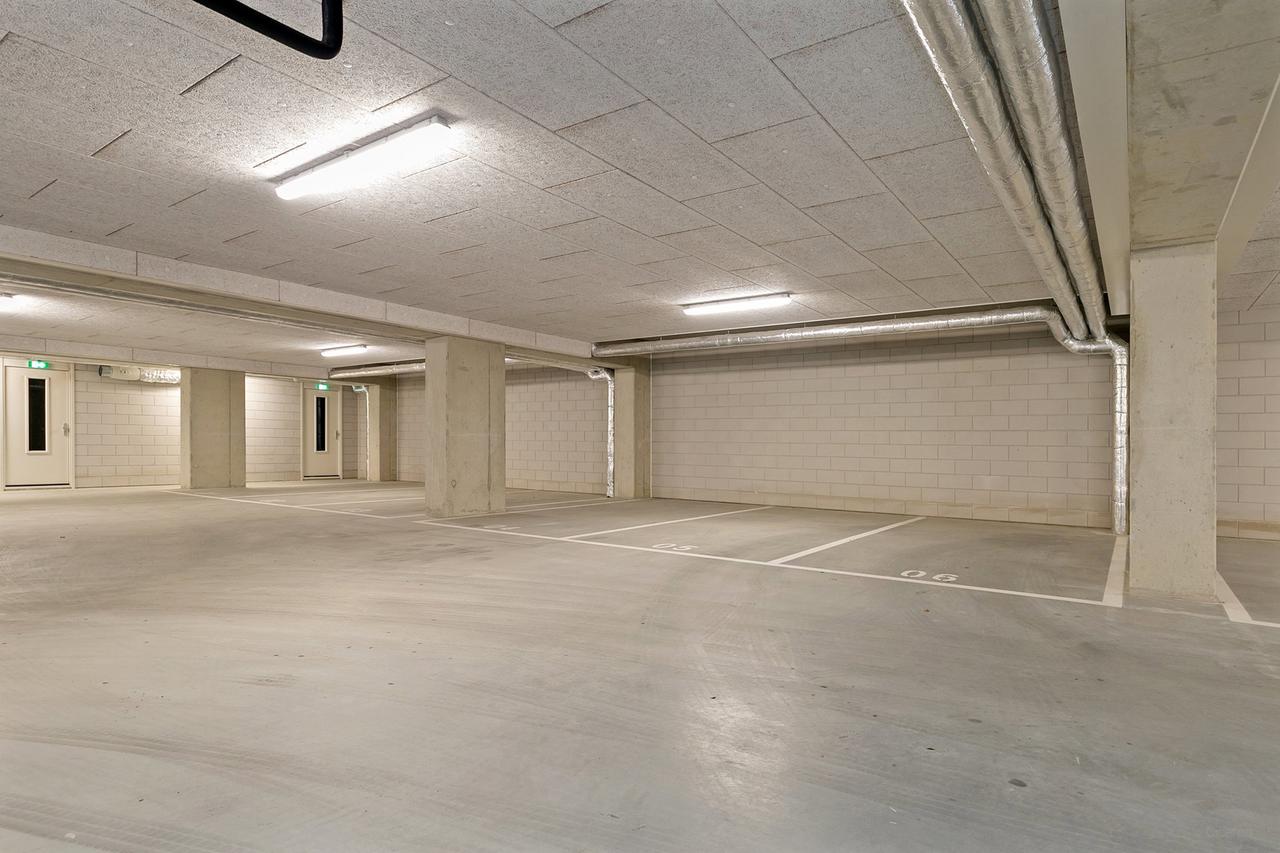 Bright 2-bedroom apartment with balcony - Image 15