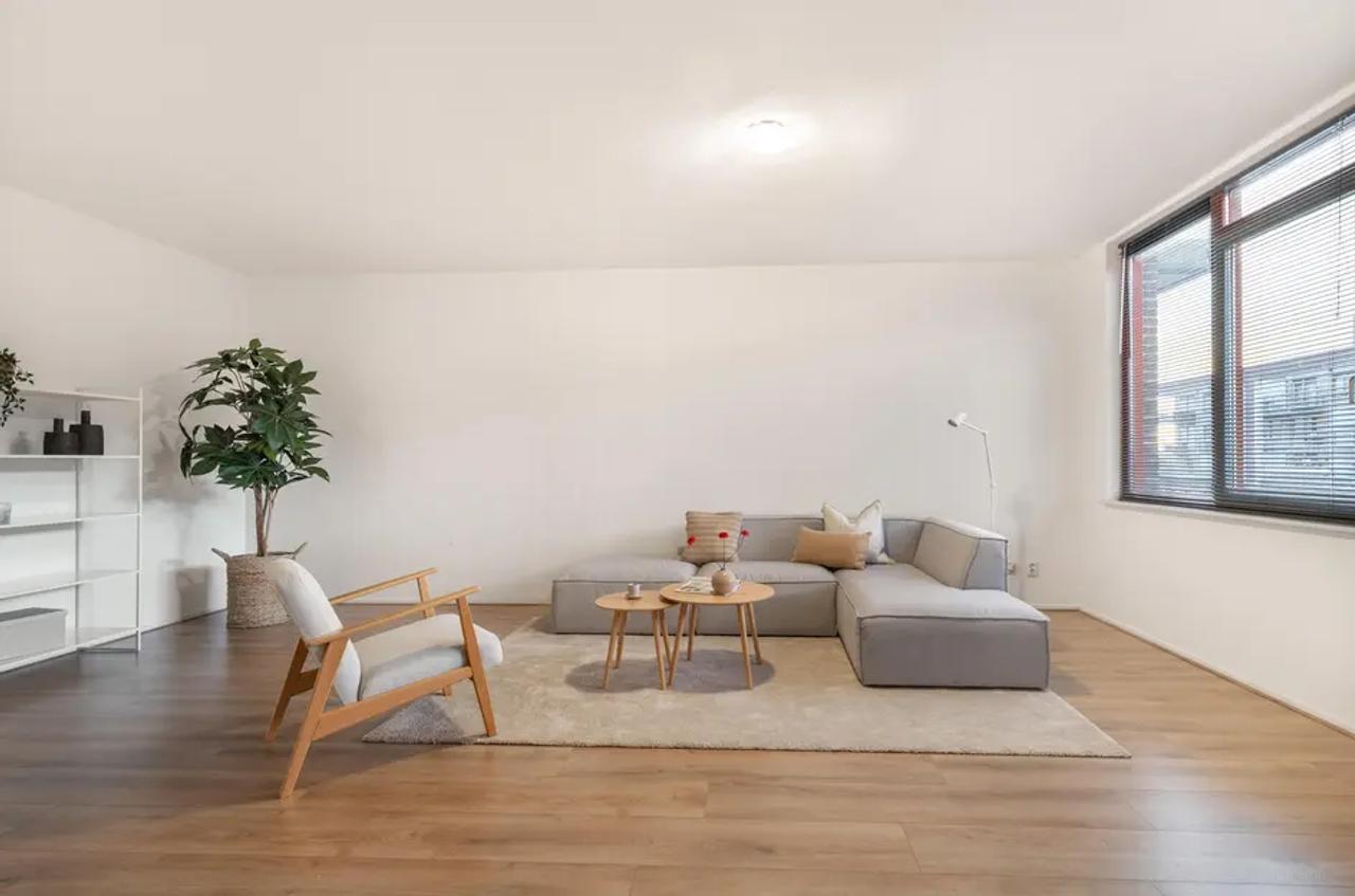 Licht 3-kamerappartement met balkon - Afbeelding 1