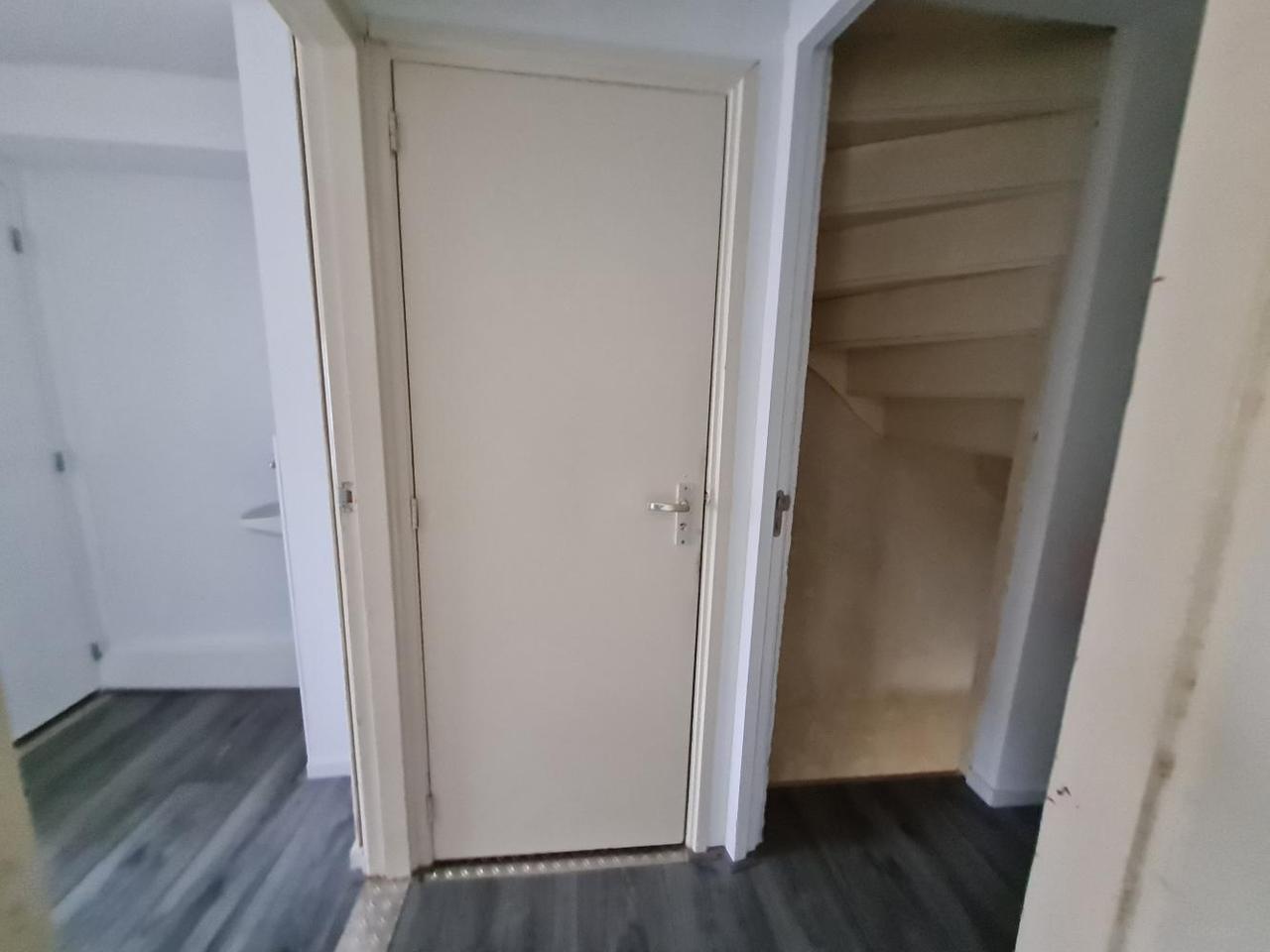 Semi-studio with private bathroom in Centrum-Oud - Image 6