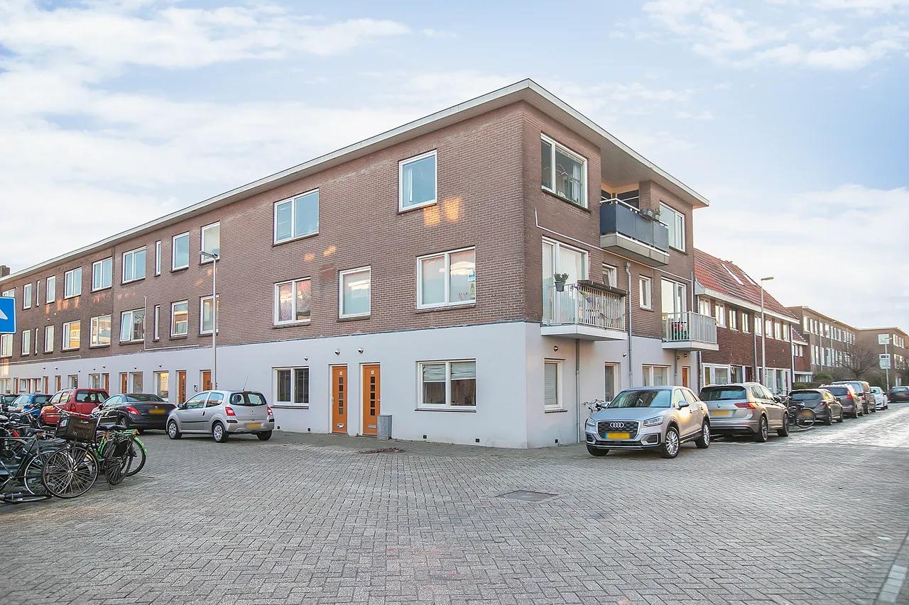 2-kamer appartement met terras in Zuilen - Afbeelding 1