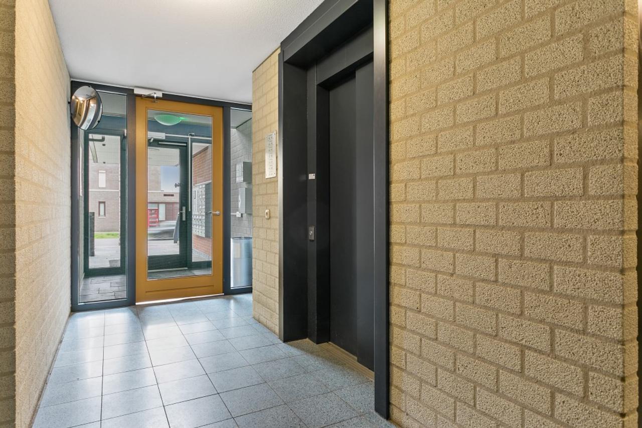 2-slaapkamerappartement met zonnig balkon - Afbeelding 2