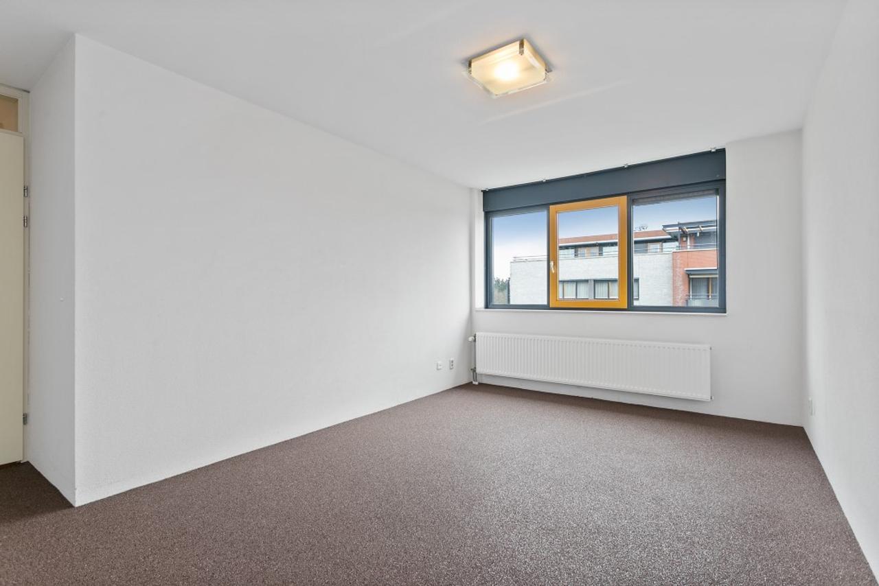 2-slaapkamerappartement met zonnig balkon - Afbeelding 13