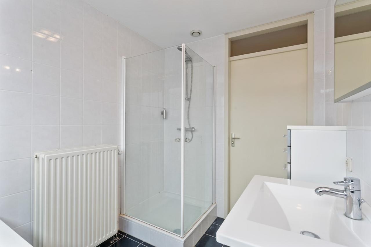 2-slaapkamerappartement met zonnig balkon - Afbeelding 17