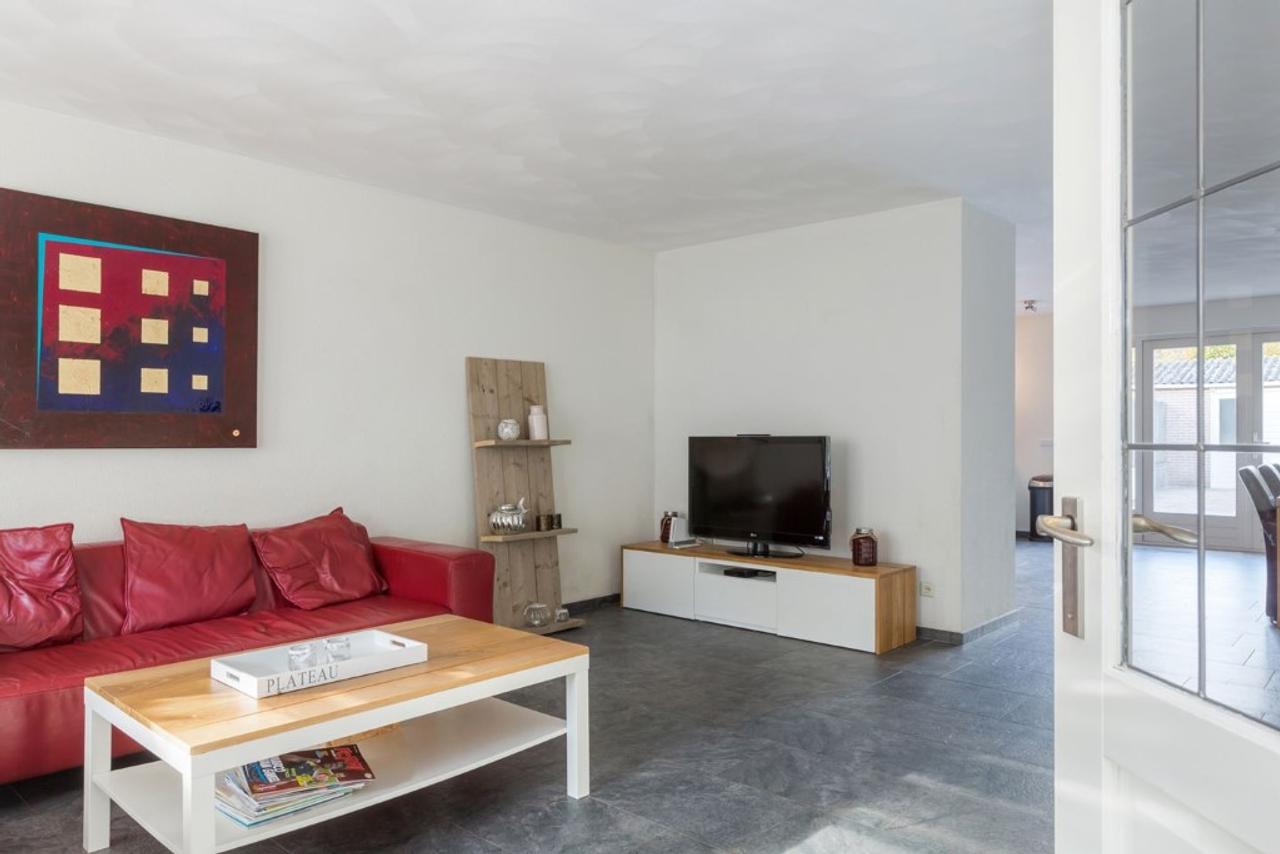 Uitgebouwde hoekwoning met tuin in Acht - Afbeelding 3
