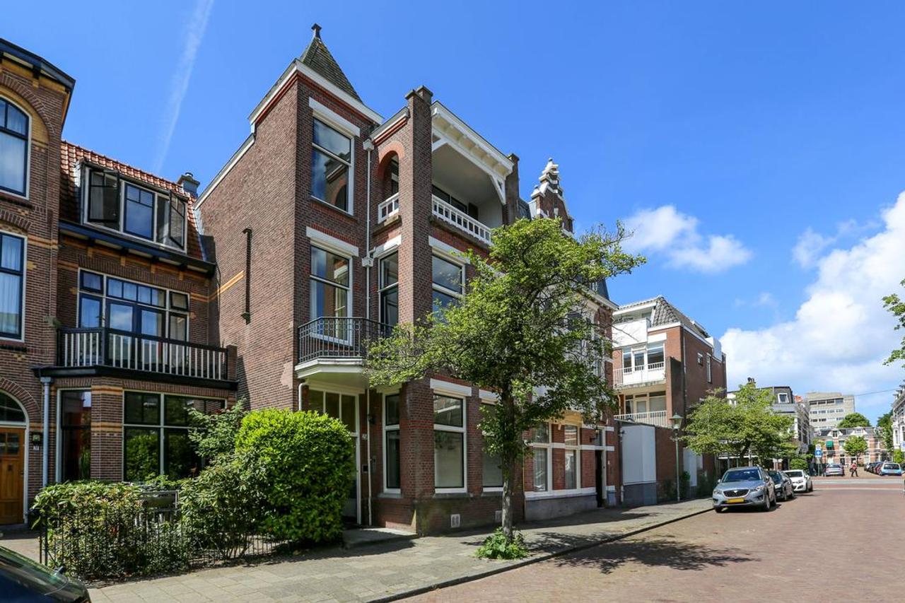 6-slaapkamer gezinswoning met zonnige tuin - Afbeelding 1