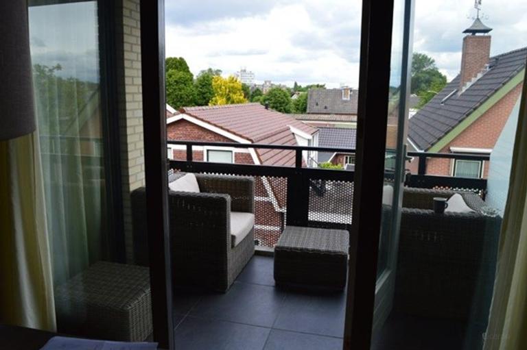 Furnished 2-Bedroom Apartment with Parking - Image 7