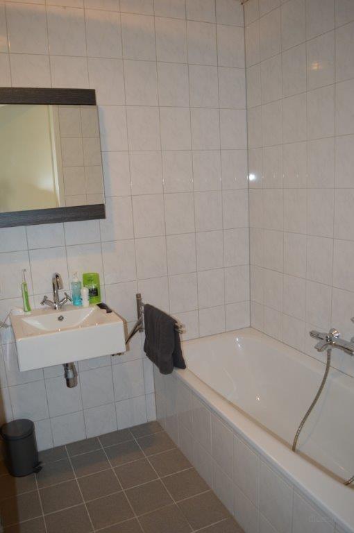 Furnished 2-Bedroom Apartment with Parking - Image 9