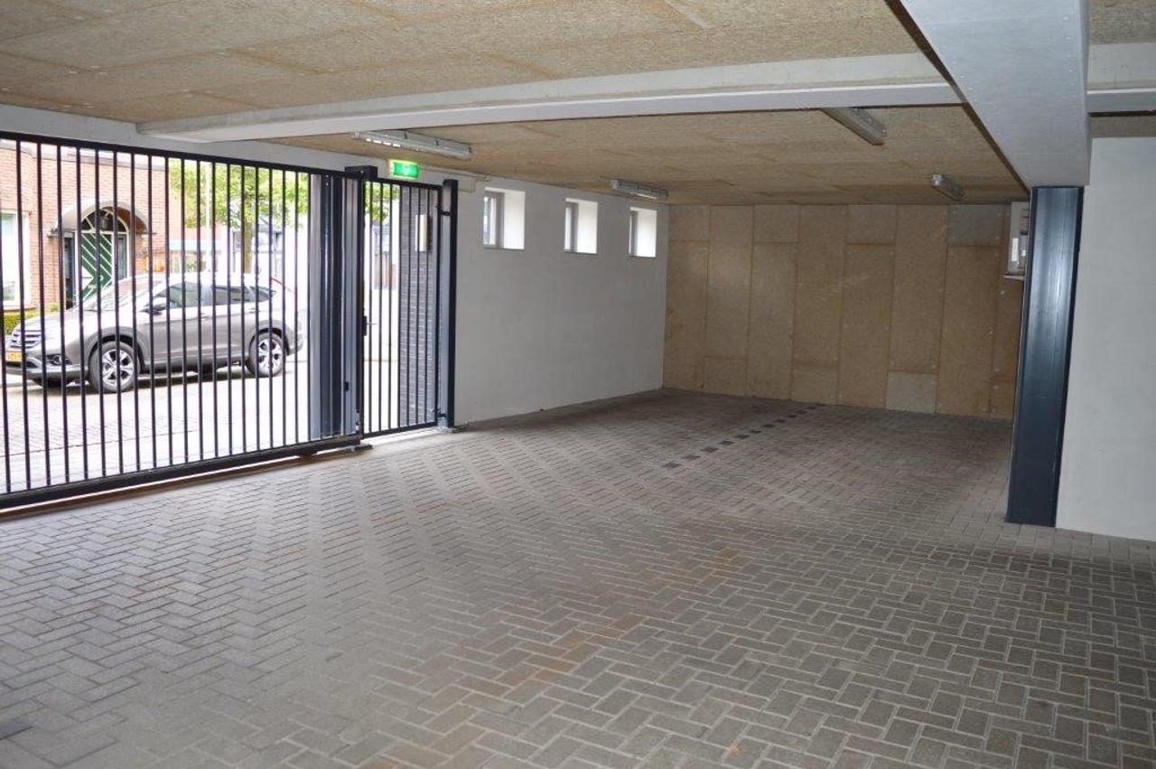 Furnished 2-Bedroom Apartment with Parking - Image 15