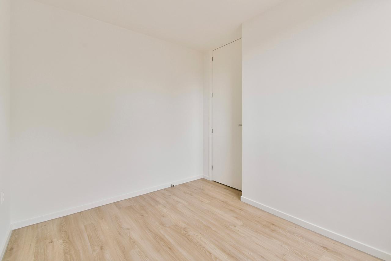 4 slaapkamers en tuin in Middenhoven - Afbeelding 13