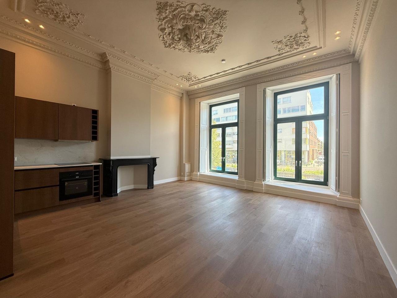 Studentenappartement met balkon aan Veenkade - Afbeelding 1