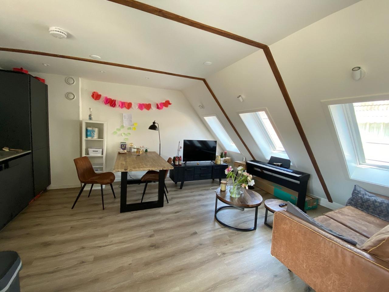 Split level appartement met balkon in centrum - Afbeelding 2