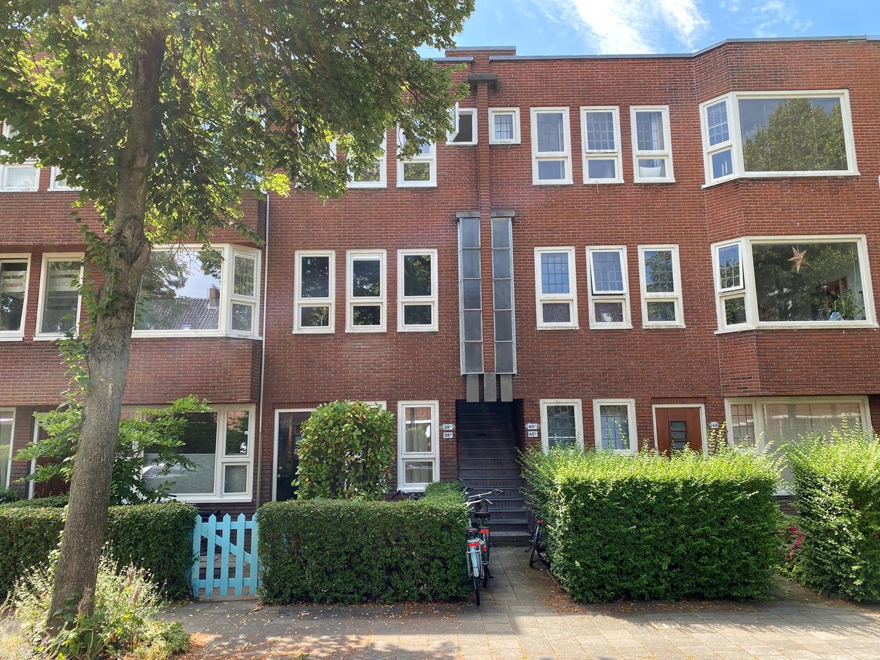 Studentenkamer met balkon in Professorenbuurt - Afbeelding 1