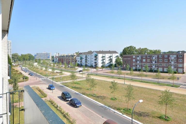 Furnished 2-Bedroom Apartment with Balcony - Image 15