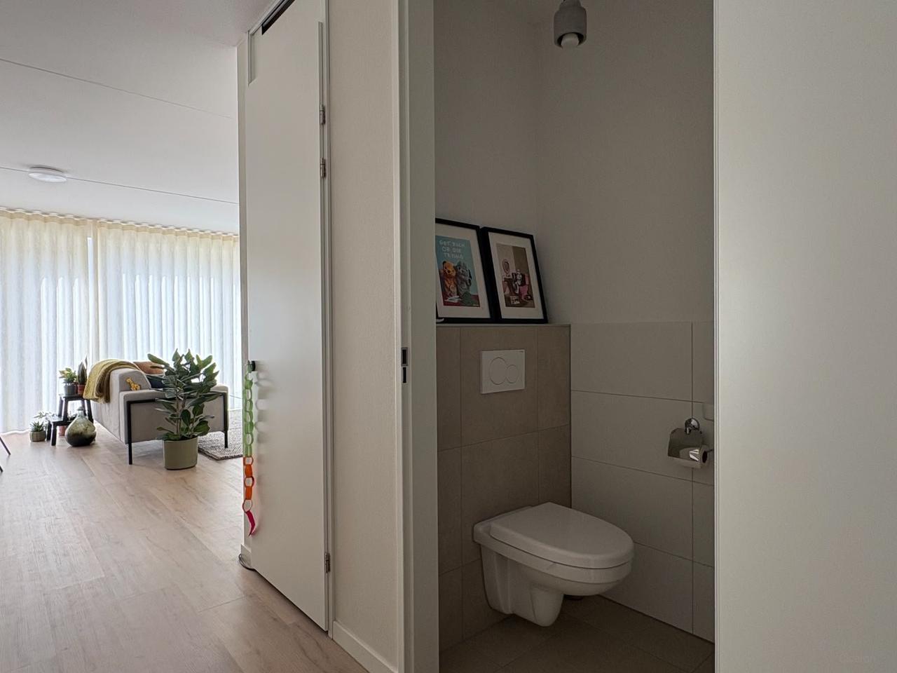 Nieuw 1-slaapkamerappartement met balkon - Afbeelding 2
