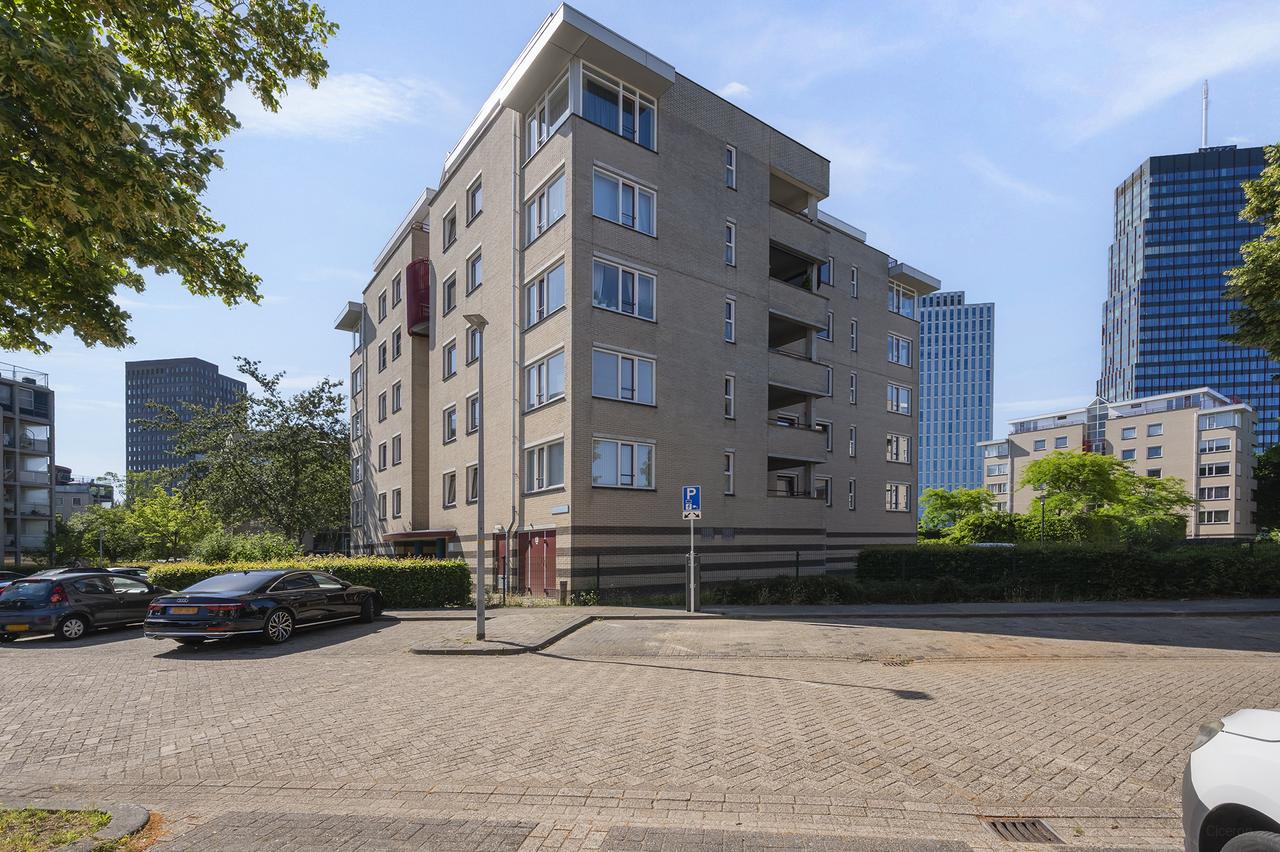 3-kamerappartement met loggia bij station - Afbeelding 1
