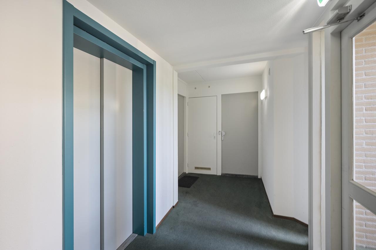 3-kamerappartement met loggia bij station - Afbeelding 4