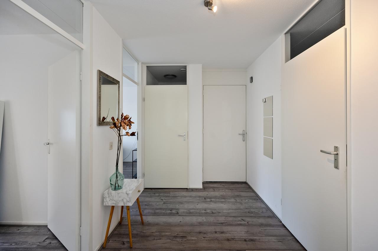 3-kamerappartement met loggia bij station - Afbeelding 8