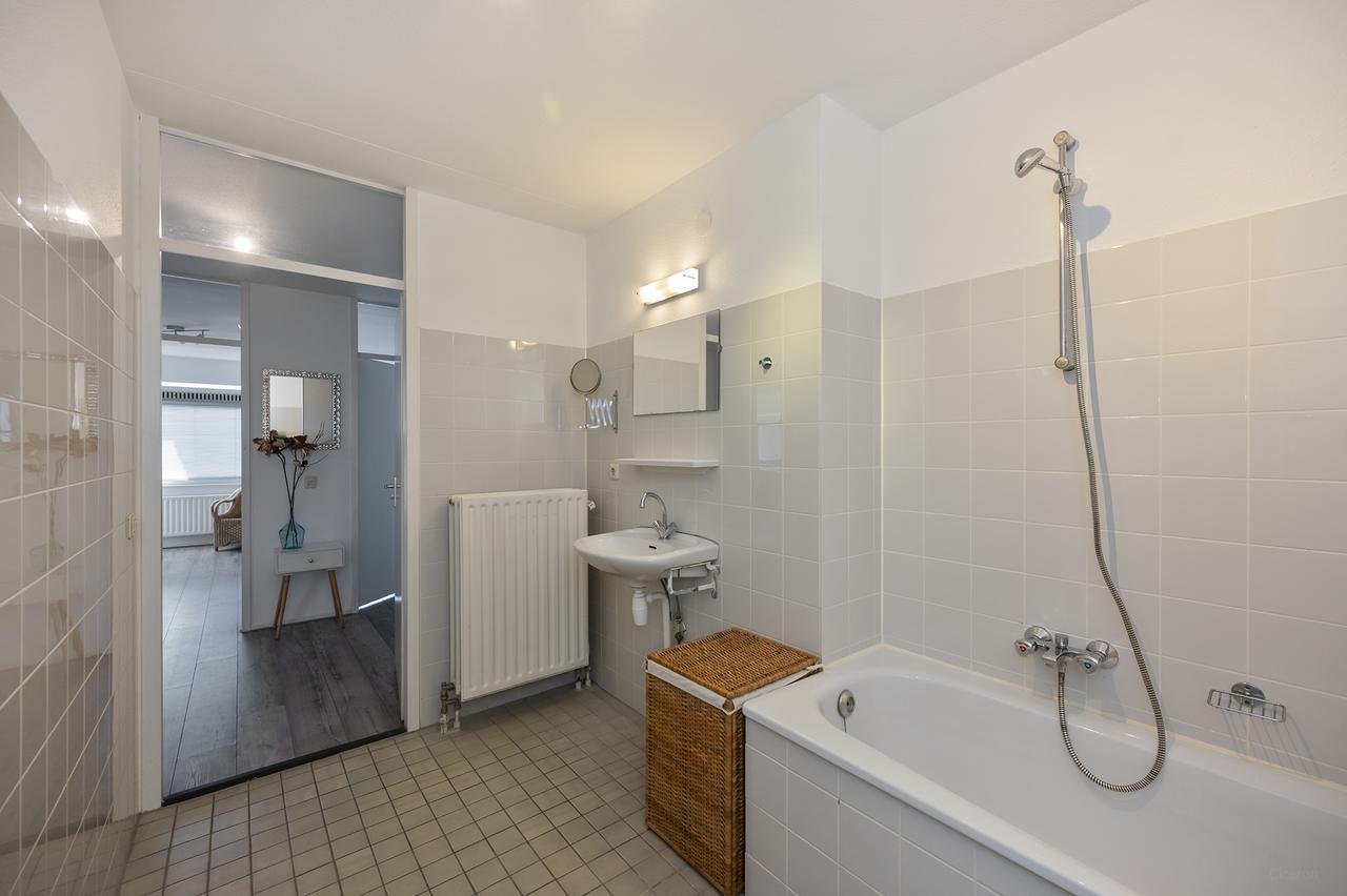 3-kamerappartement met loggia bij station - Afbeelding 12