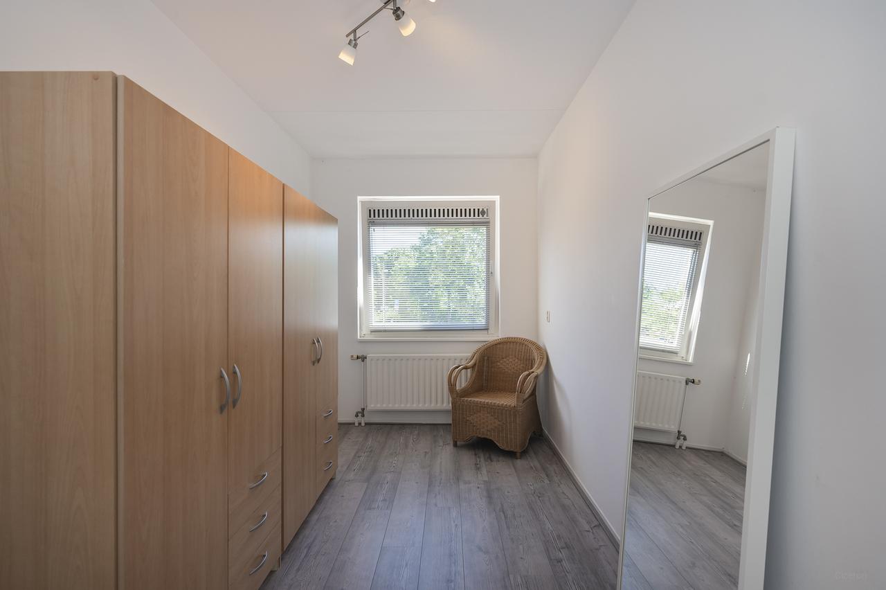 3-kamerappartement met loggia bij station - Afbeelding 14