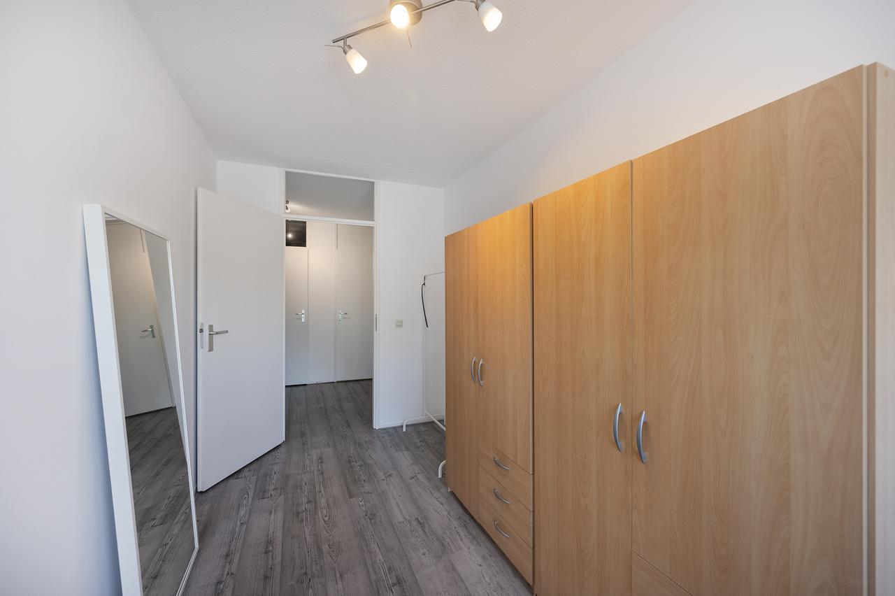3-kamerappartement met loggia bij station - Afbeelding 15