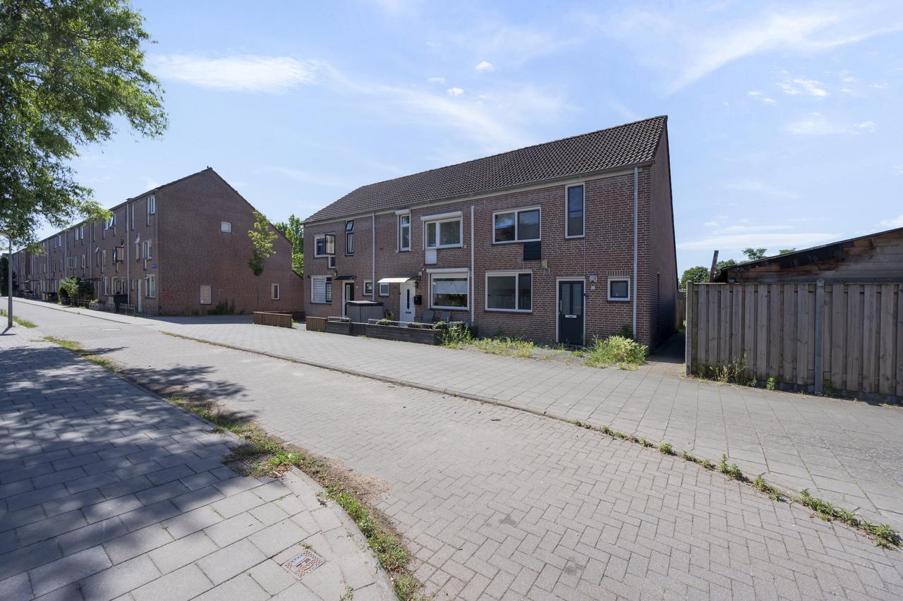Gemeubileerde hoekwoning met tuin in Stedenwijk - Afbeelding 1