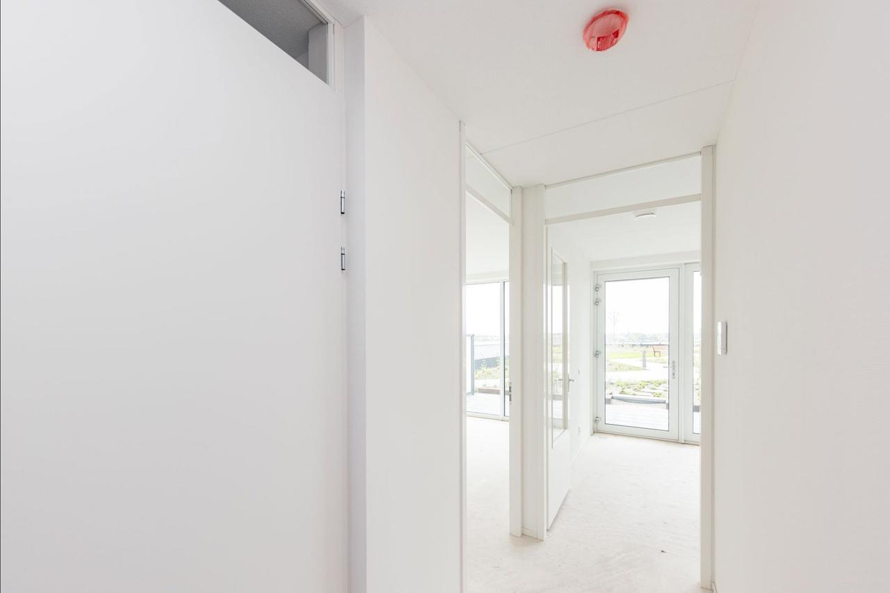 Balkon en lift in nieuw appartement - Afbeelding 5