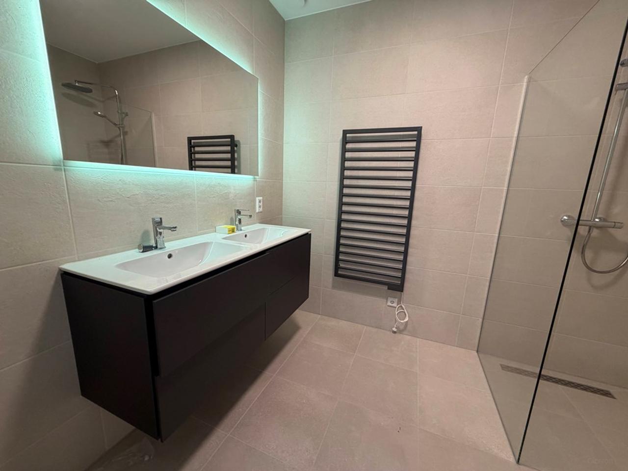 2-Bedroom Apartment on 9th Floor in Hyde Park - Image 4