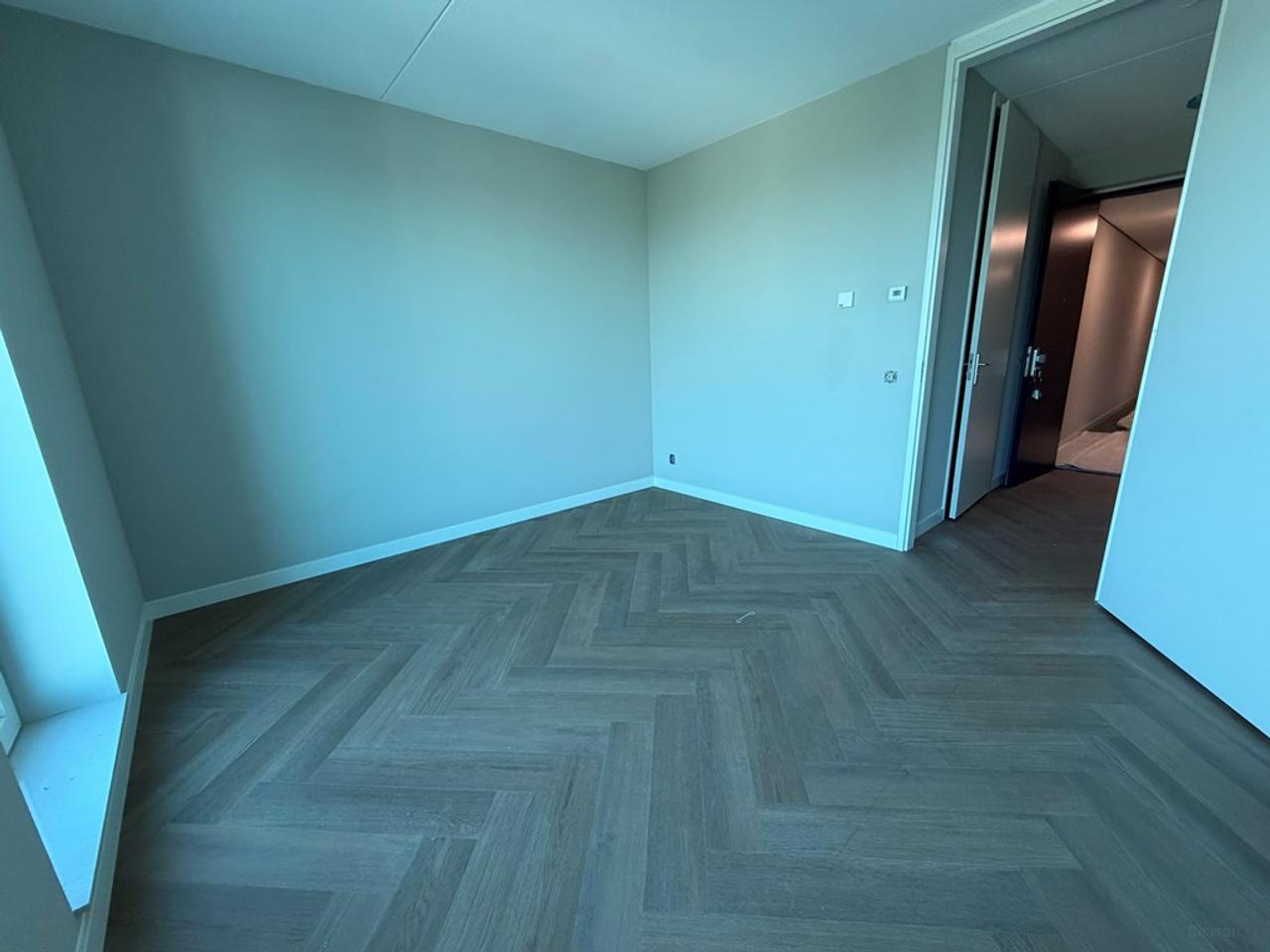 2-Bedroom Apartment on 9th Floor in Hyde Park - Image 5