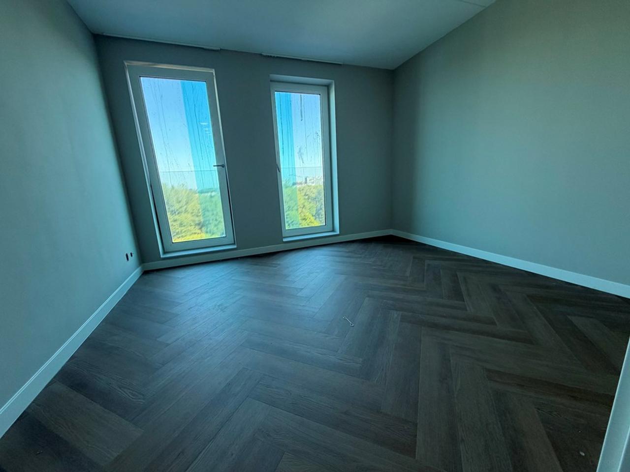 2-Bedroom Apartment on 9th Floor in Hyde Park - Image 6