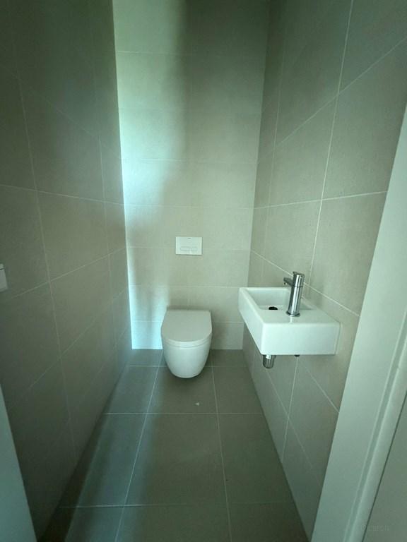 2-Bedroom Apartment on 9th Floor in Hyde Park - Image 8