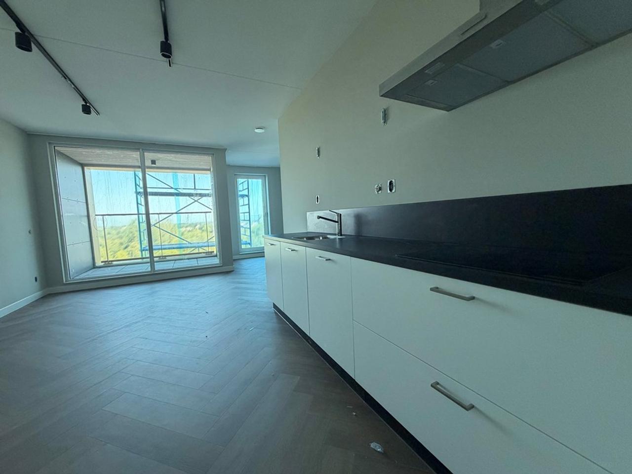 2-Bedroom Apartment on 9th Floor in Hyde Park - Image 9