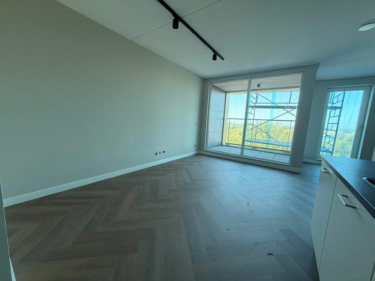 2-Bedroom Apartment on 9th Floor in Hyde Park - Image 10