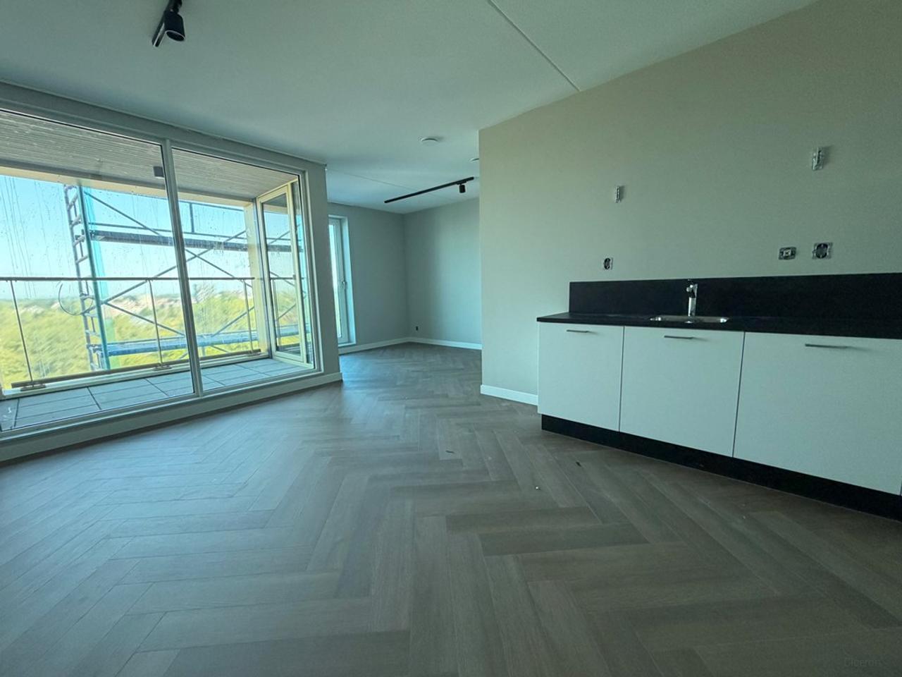 2-Bedroom Apartment on 9th Floor in Hyde Park - Image 11
