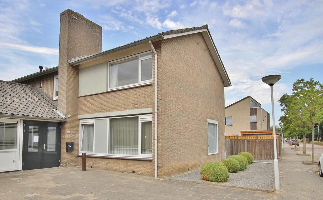 Three-Bedroom Home with Garden in Axel - Image 1