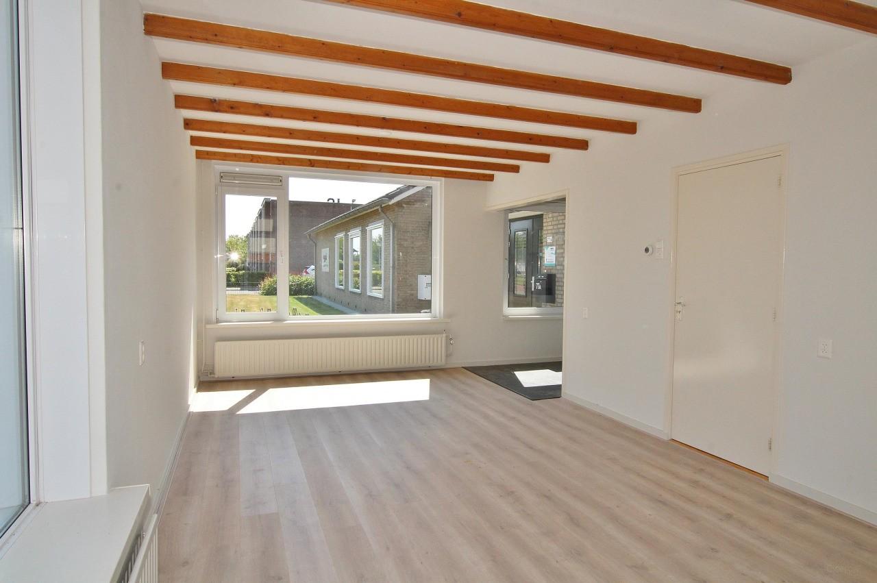Three-Bedroom Home with Garden in Axel - Image 5