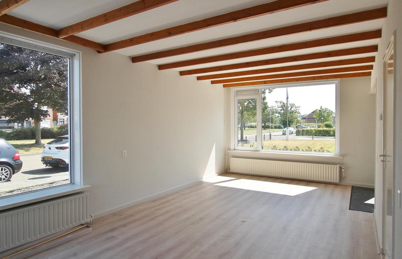 Three-Bedroom Home with Garden in Axel - Image 6