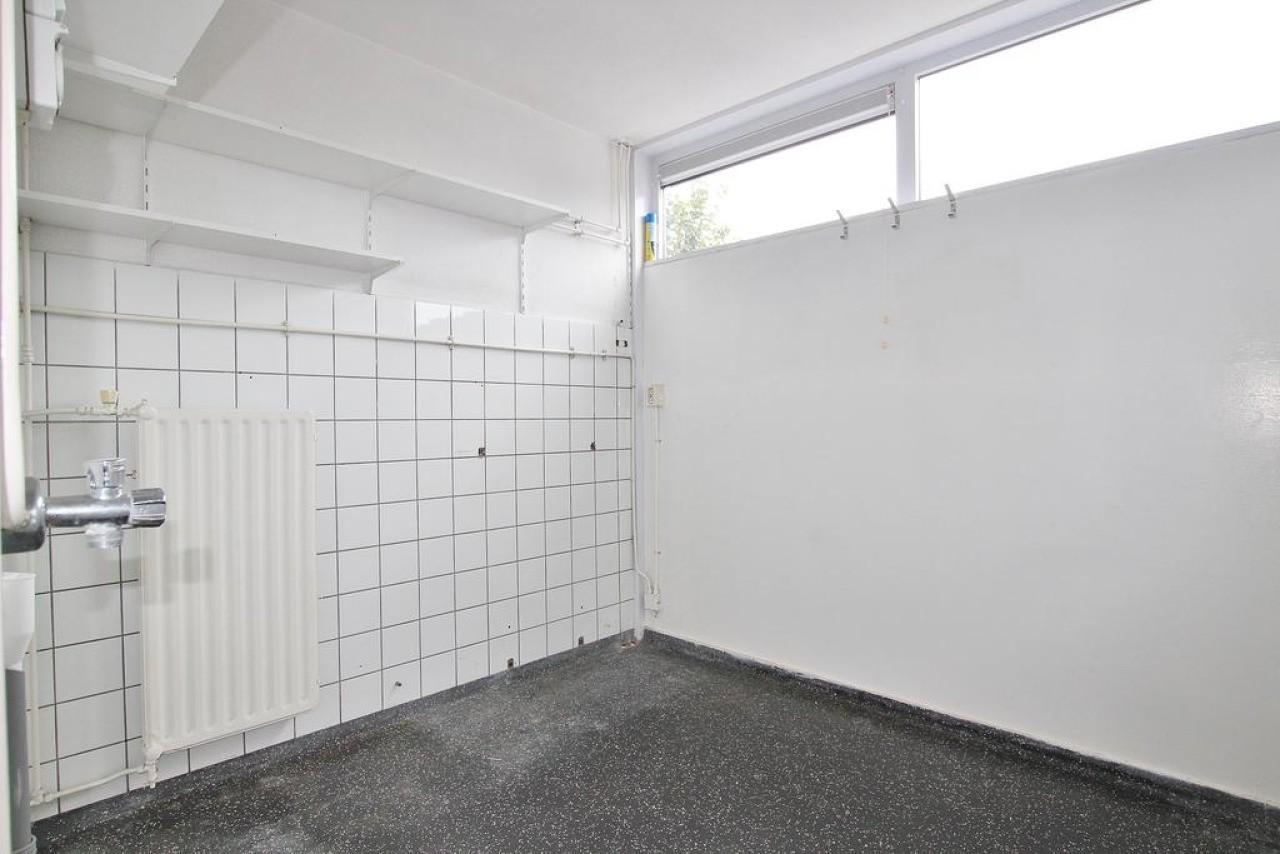 Three-Bedroom Home with Garden in Axel - Image 9