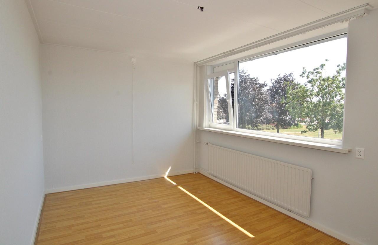 Three-Bedroom Home with Garden in Axel - Image 13