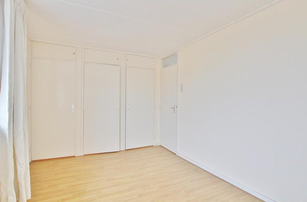 Three-Bedroom Home with Garden in Axel - Image 14