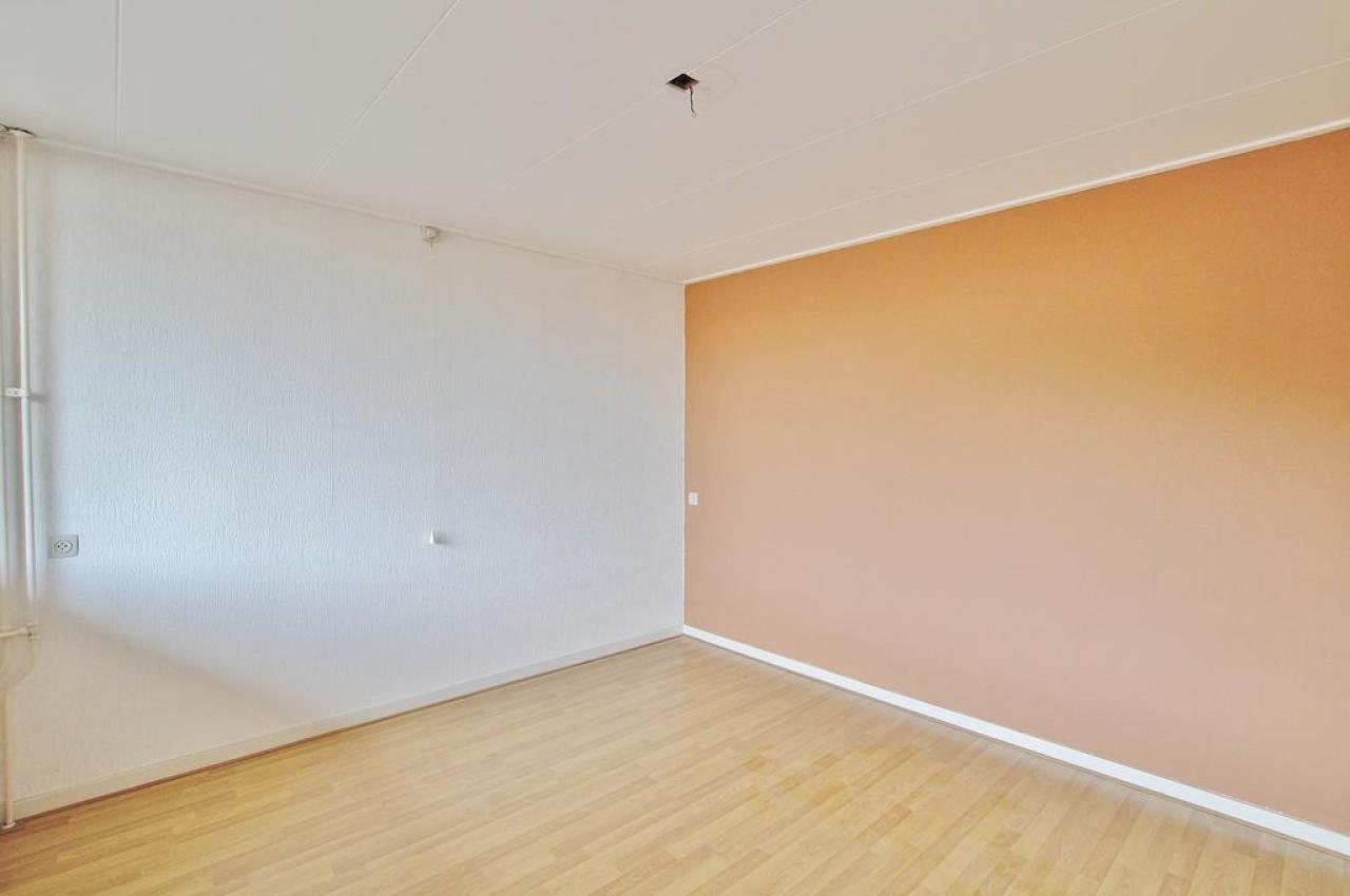 Three-Bedroom Home with Garden in Axel - Image 16