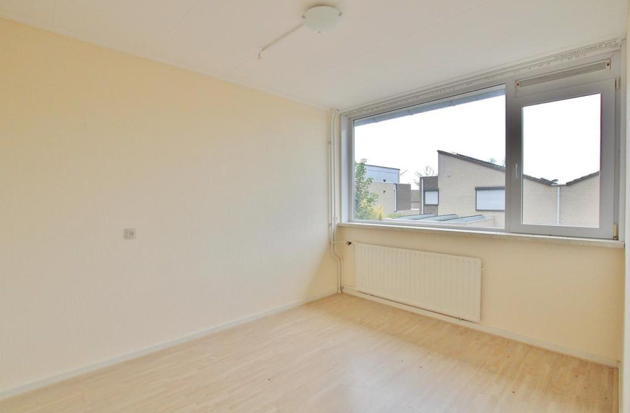 Three-Bedroom Home with Garden in Axel - Image 17